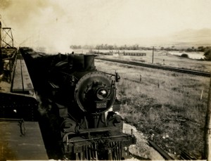 Test train meets eastbound freight at Kohrs, October 23, 1916