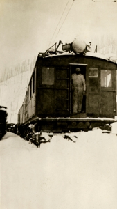 Locomotive 10223 in snow at Saltese.