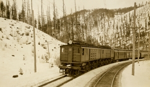 Locomotive 10100 and train near Drexel.