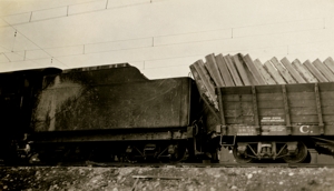 Tank of Engine 552 and car of ties